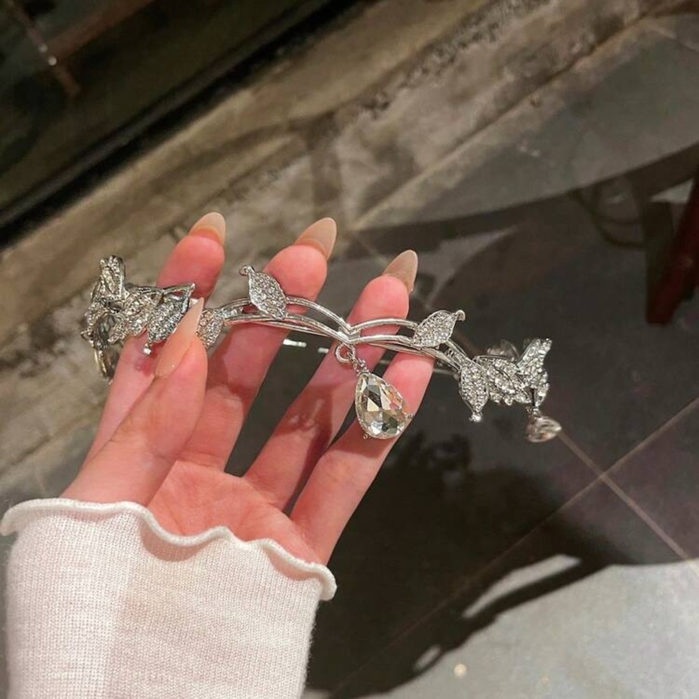 Elegant Silver Butterfly Hair Accessory